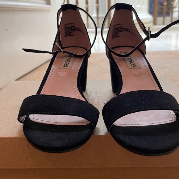 |Steve Madden Kids| black suede, 2 inch heel, size 2 girls - Picture 2 of 5